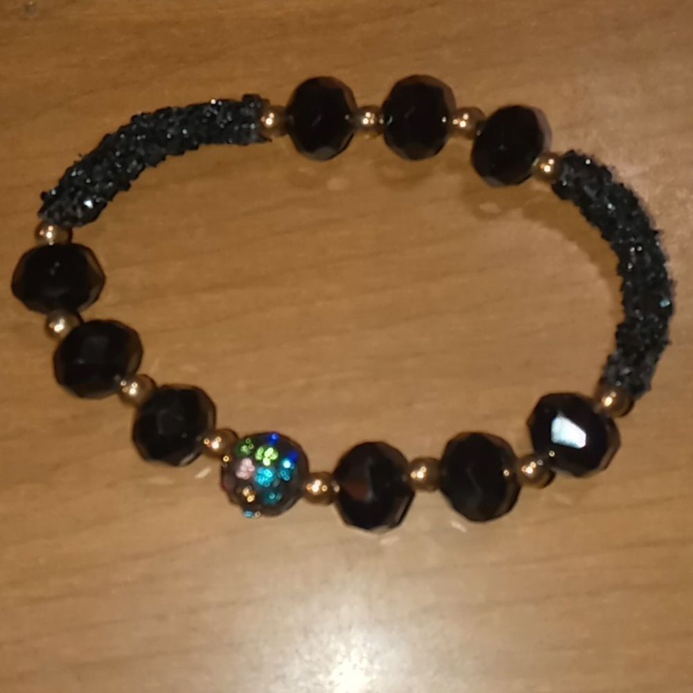 Interesting bracelet - Picture 2 of 3